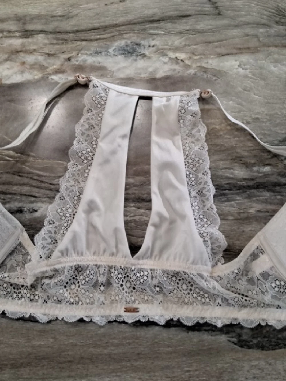 Victoria's Secret Ivory Lace Racerback Push-Up Bra - Picture 2 of 3